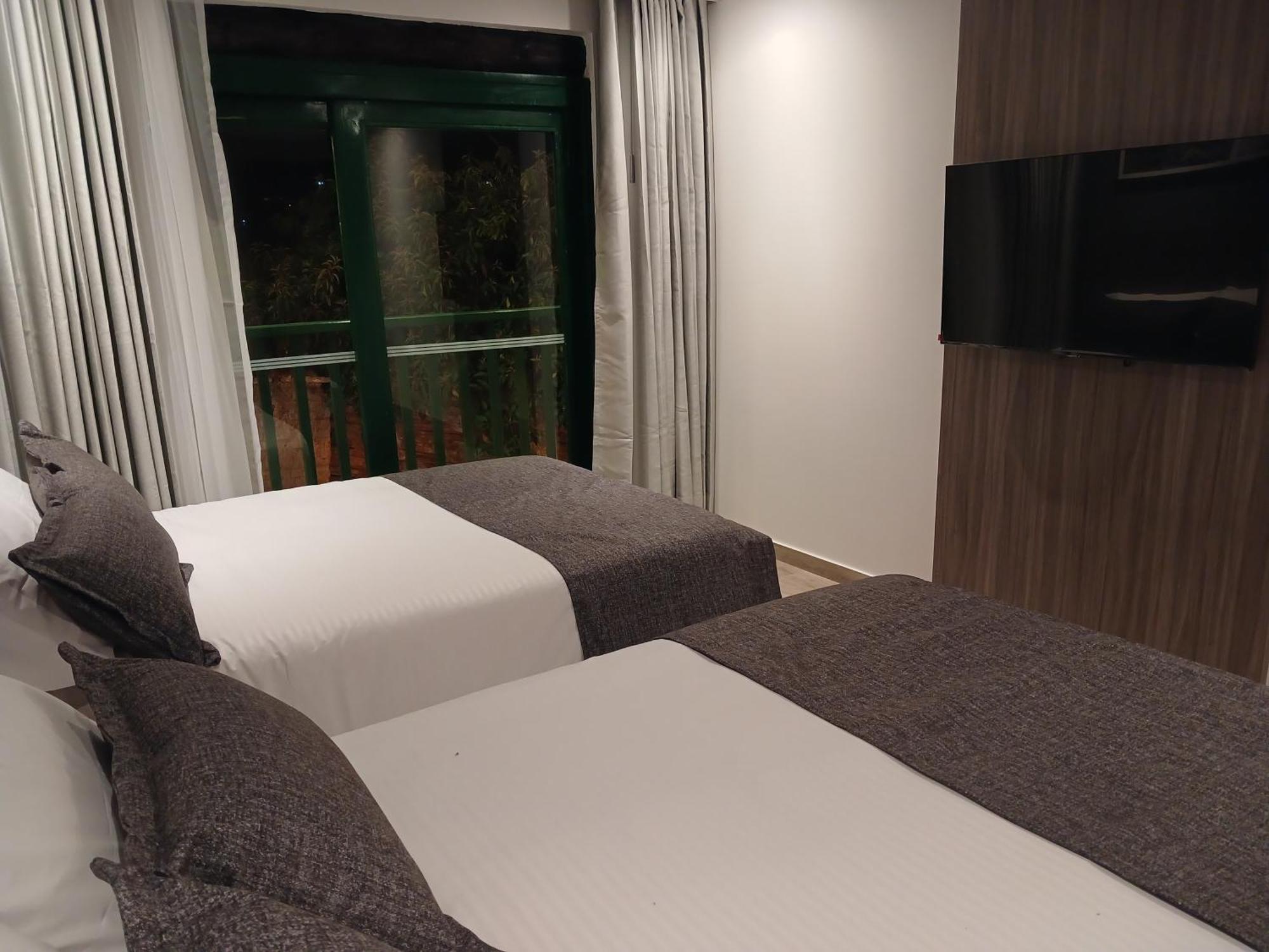 Hotel Santino Jenesano エクステリア 写真