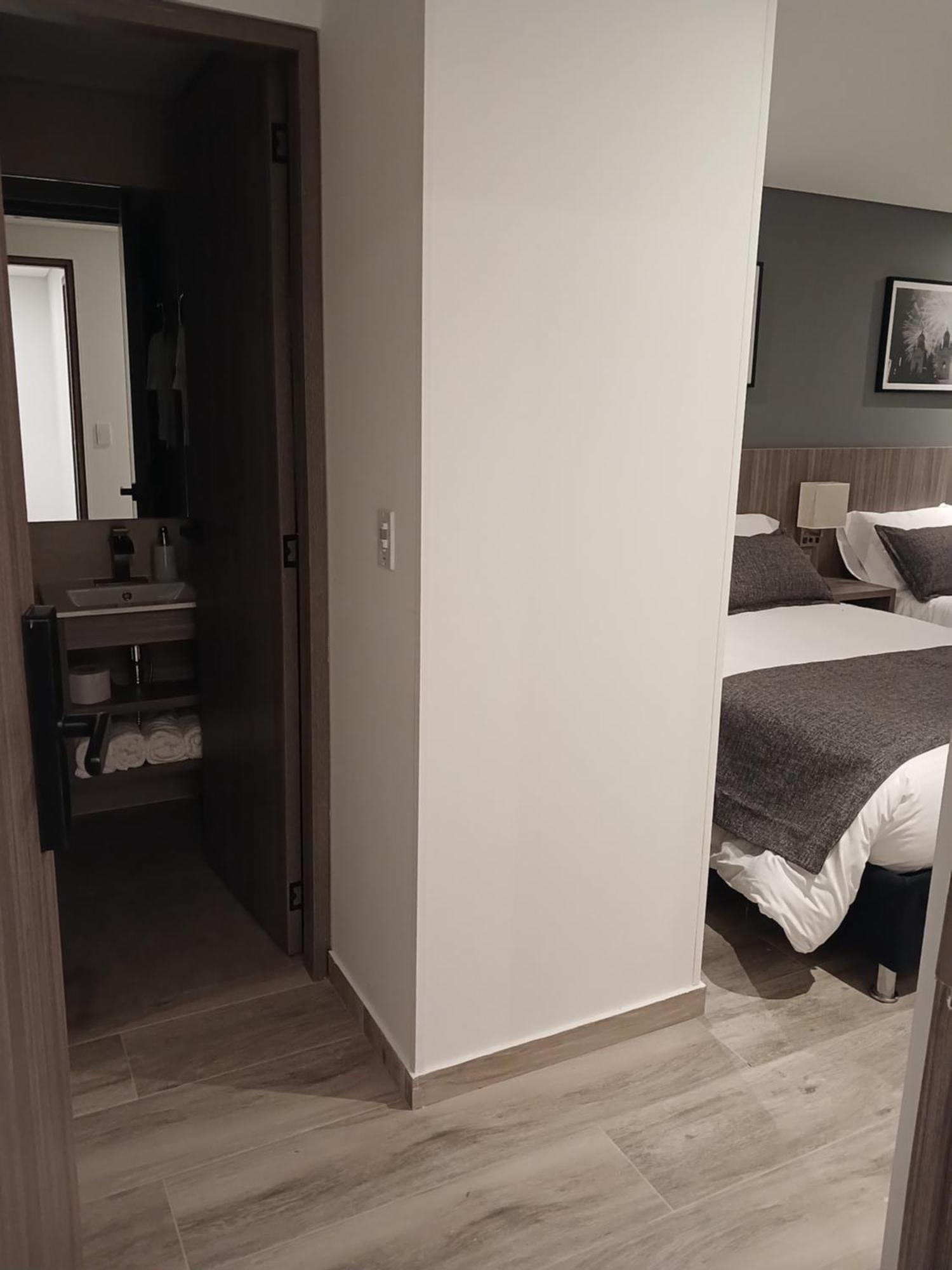 Hotel Santino Jenesano エクステリア 写真