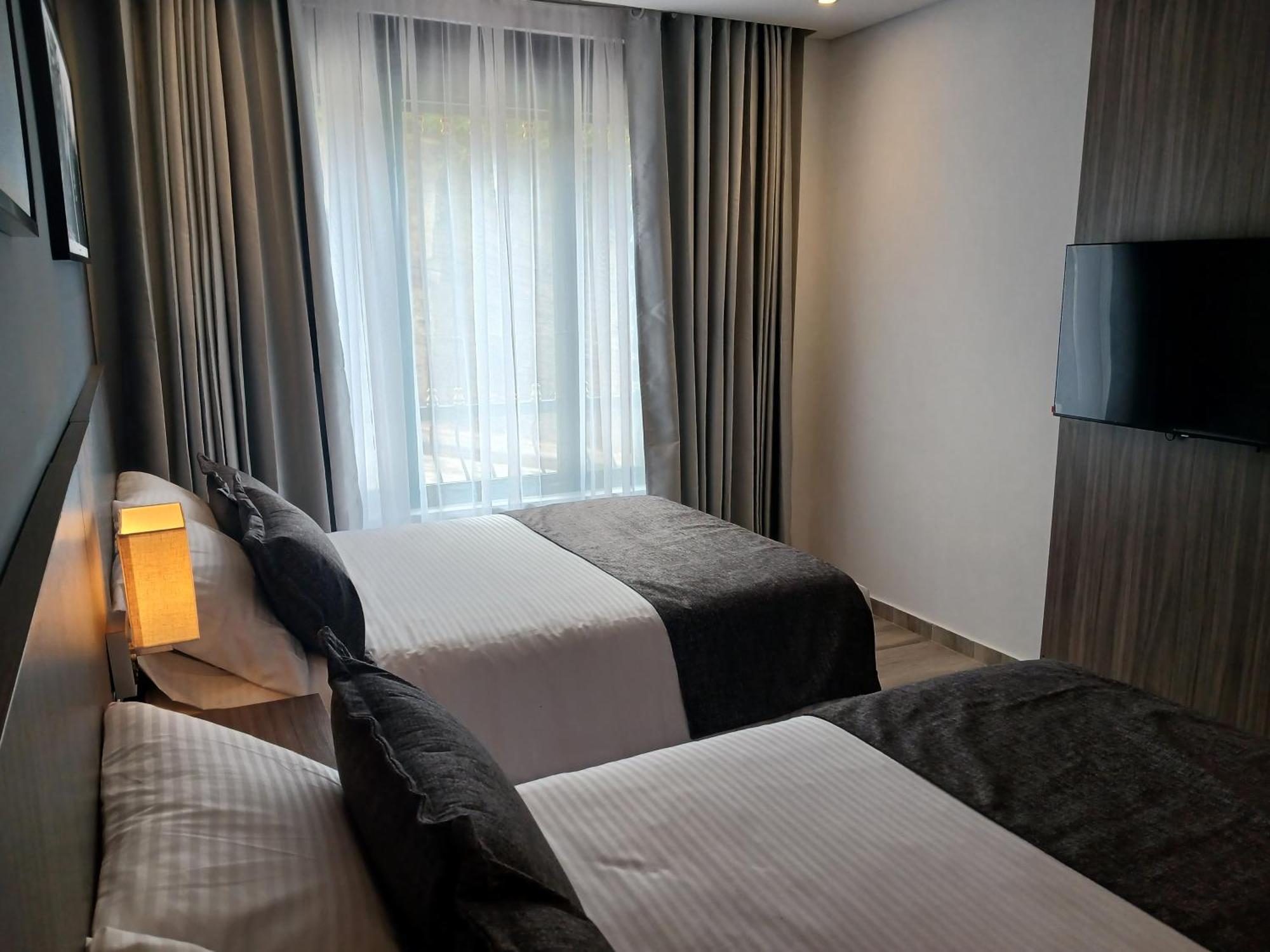 Hotel Santino Jenesano エクステリア 写真